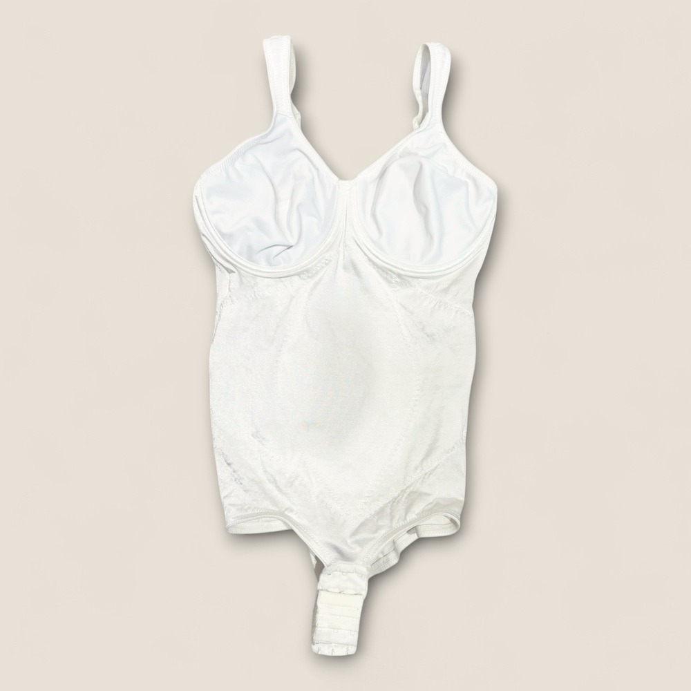 FLEXEES Size 36C White Shapeware With Underwire Vintage Shapewear Coquette
